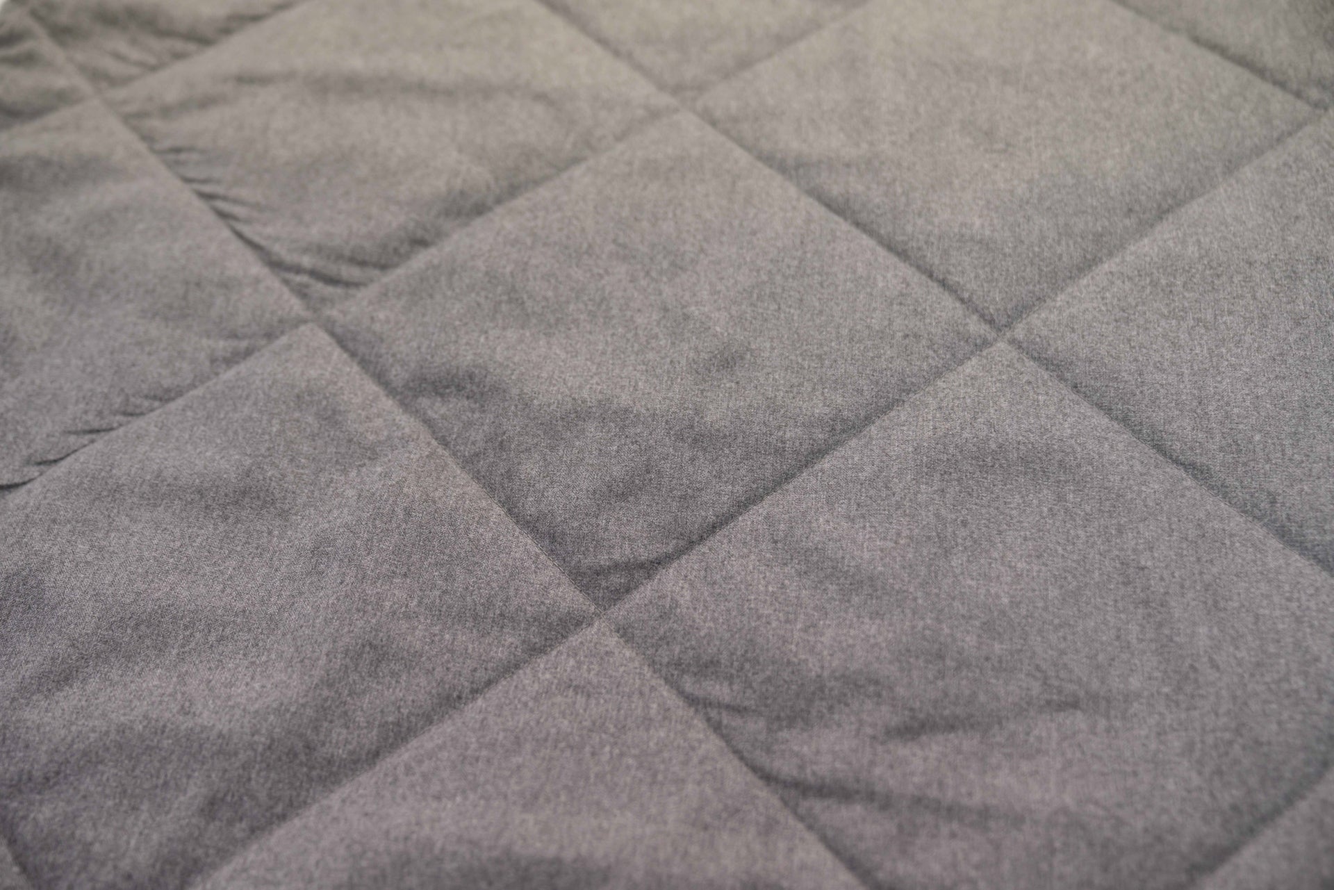 gr-ezi-bag-wellhealthblanket-wool-deluxe-wolldecke-multifunktionale-schafwoll-de image 3